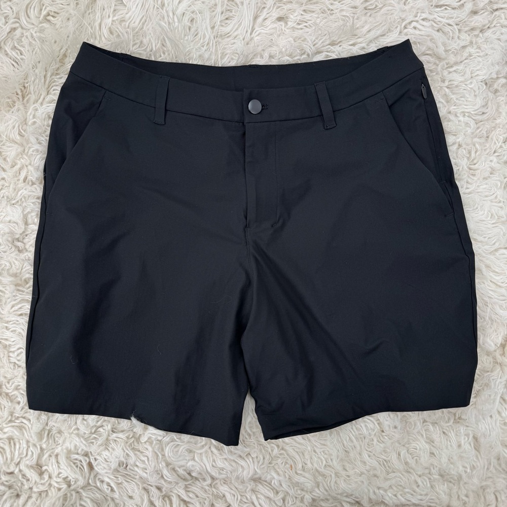 Lululemon Black Men’s Shorts Size 32